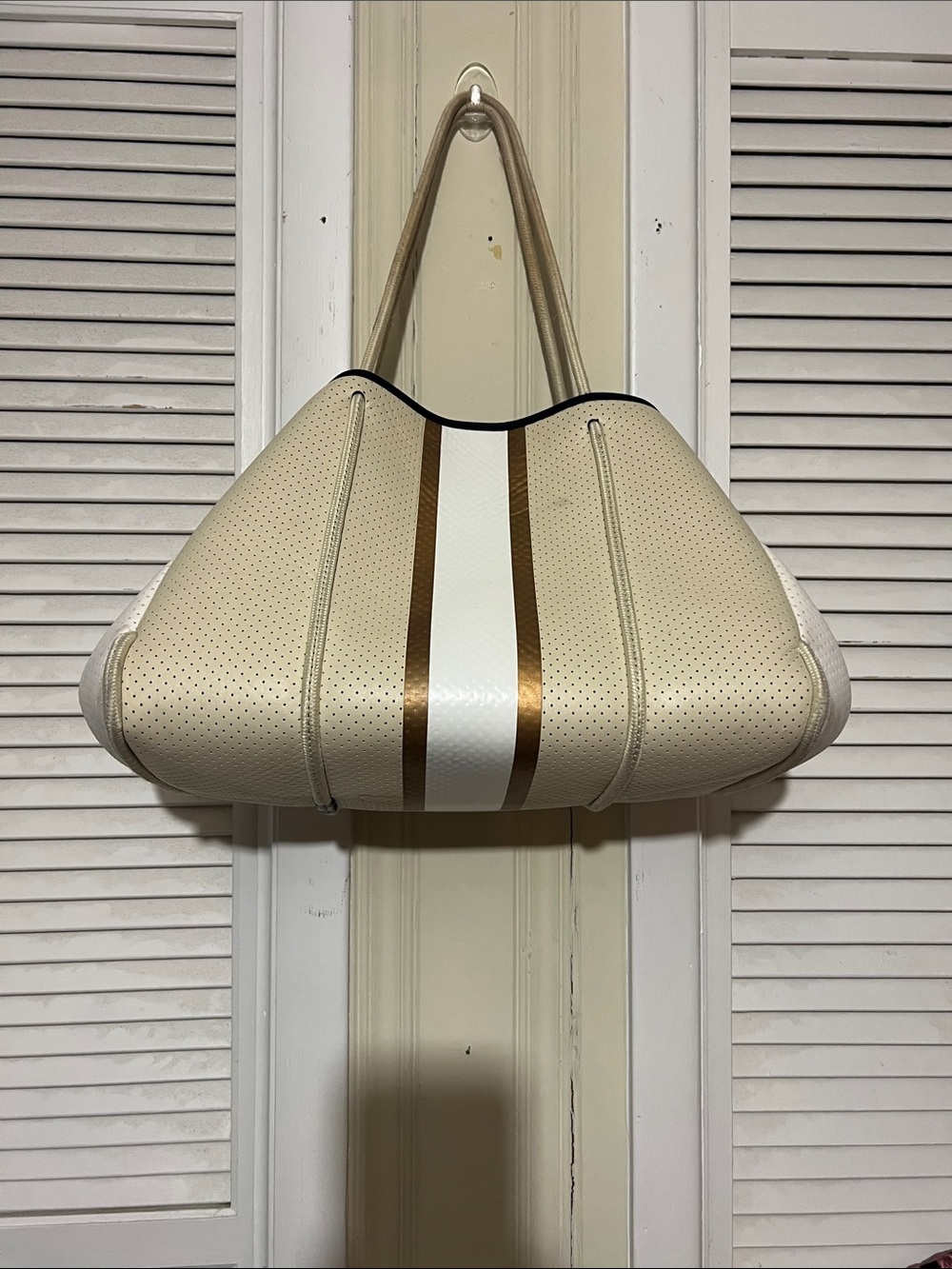 HAUTE SHORE Cream Tote with White and Gold Center Stripe
